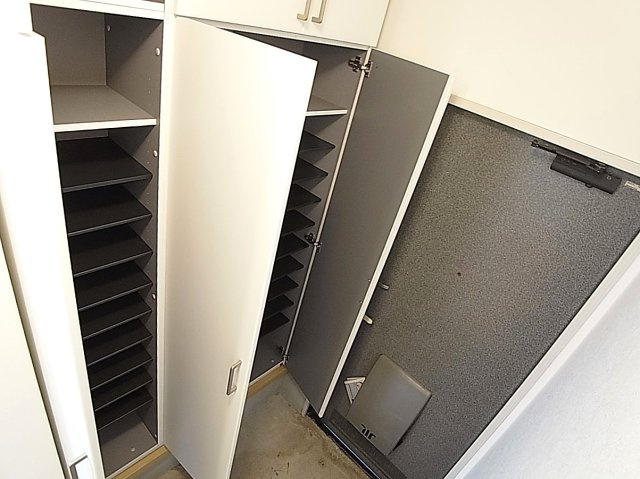 ベルドミールB棟の玄関|大きな靴箱を完備してます