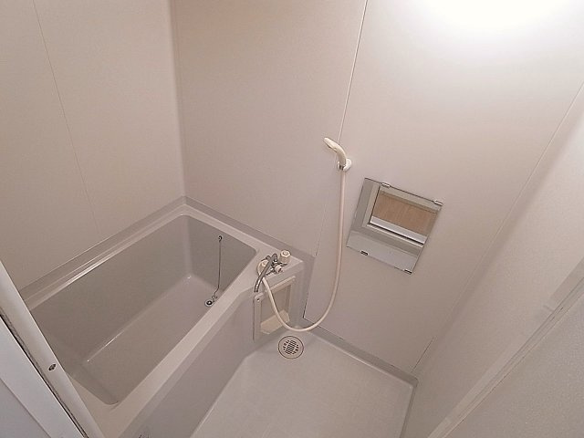 ベルドミールB棟の浴室|清潔感のあるバスルーム