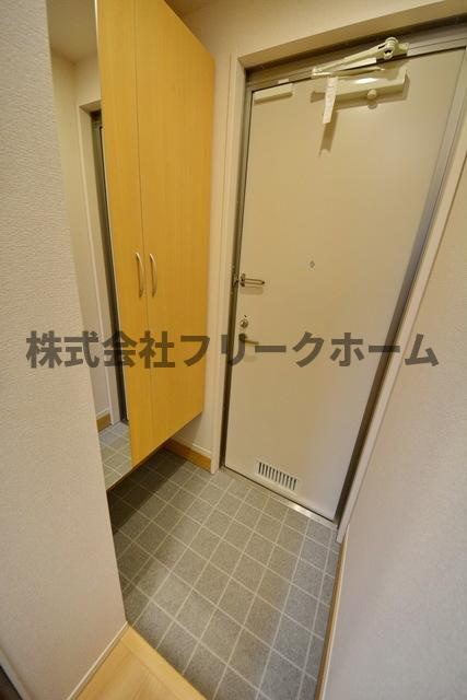 武蔵野市境３丁目の賃貸マンションの玄関