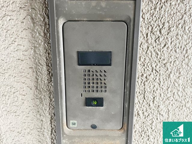 リベール加古川南II 中古マンションの防犯設備|来訪者とお話しできるインターホン！
