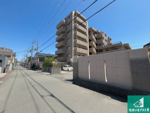 リベール加古川南II 中古マンションの外観|車通りの少ない前面道路！お子様がいらっしゃるご家族でも安心！