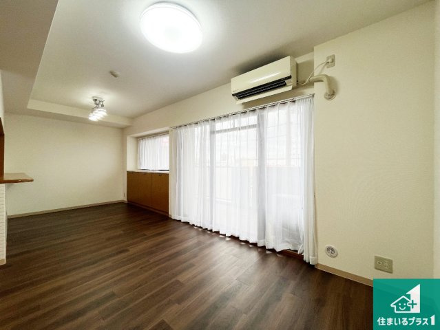 リベール加古川南II 中古マンションの居間・リビング|明るい日差しが眩しいリビング！
