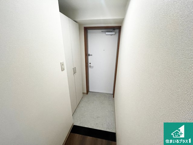 リベール加古川南II 中古マンションの玄関|たくさん収納できるシューズボックス付！

