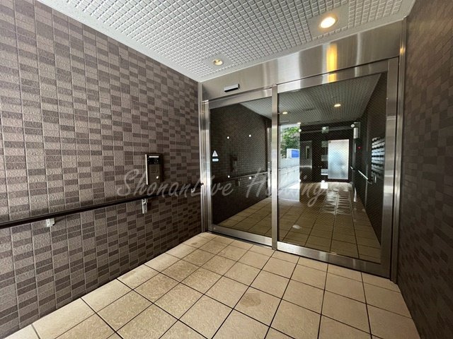 横浜市中区長者町３丁目の賃貸マンションのエントランス|オートロック付き♪