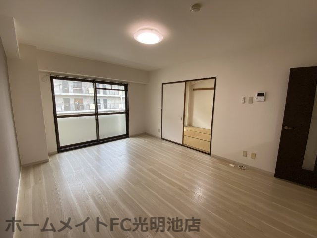 YFヒルズ宮山の居間・リビング|こちらの居間で趣味の時間をお楽しみください