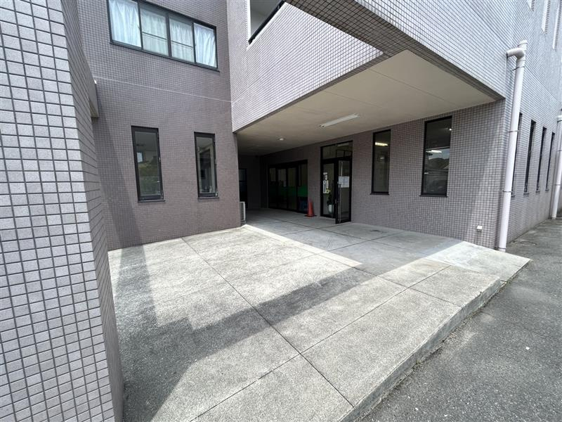 新知台1丁目事務所のエントランス