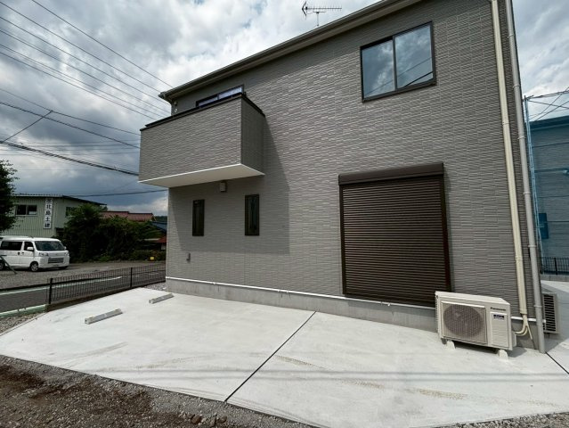 あきる野市平沢　各居室ゆとりのある間取り♪1号棟☆の前面道路含む現地写真