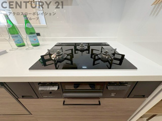 多数の調理器具を同時に使用でき、料理の効率化が可能。省エネで節約になり、様々な料理スタイルに適応できます。また、火力調整が独立しており、手入れや掃除もしやすく、今よりもっとお料理が楽しくなるかも。
