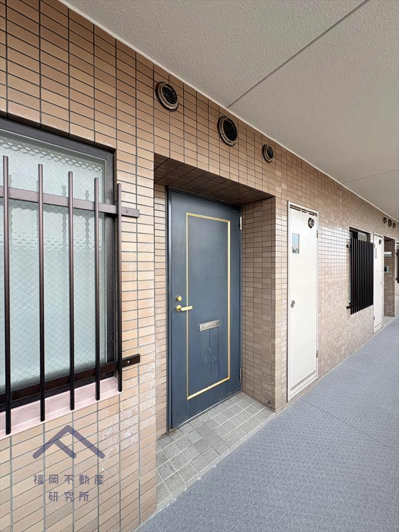 サーパス大博通りの玄関