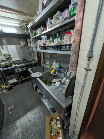 大阪市北区中崎１丁目の店舗事務所の駐車場