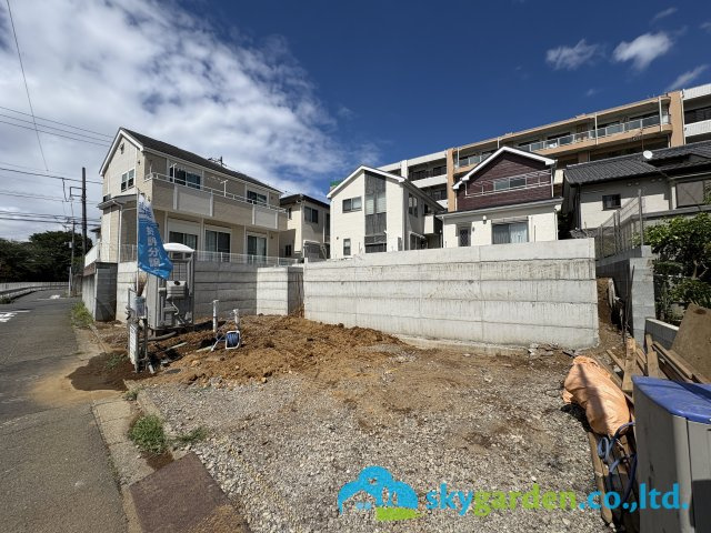 藤沢市石川第39　新築戸建　全２棟２号棟の駐車場|令和8年8月6日撮影（建築中）