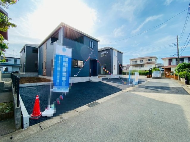 八街に第２０　新築戸建て　3号棟の前面道路含む現地写真
