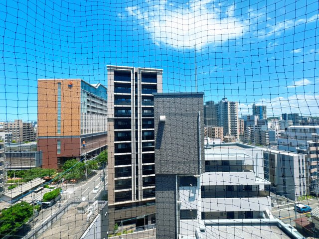 【展望】 | 東カングランドマンション大濠パークサイド☆仲介手数料無料☆ | 【空が大きく広がる、贅沢なプライベート眺望】駅近の便利な立地を忘れるような、遮るもののない開放的な景色が広がります。