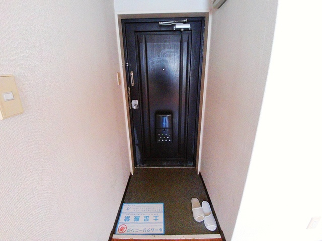深江本町マンションの玄関