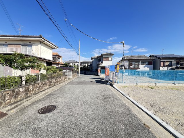 香芝市磯壁6丁目２期の前面道路含む現地写真
