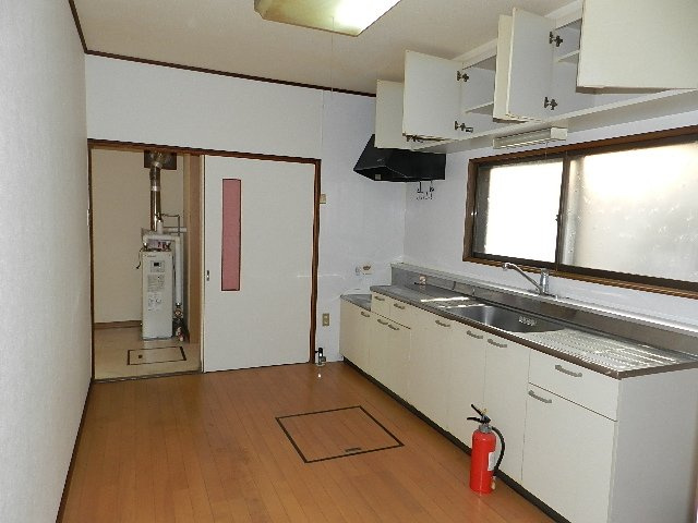 登別市新生町2丁目16-11戸建のキッチン