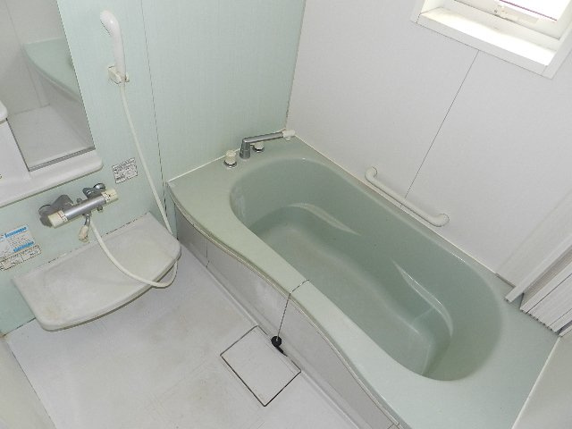 登別市新生町2丁目16-11戸建の浴室
