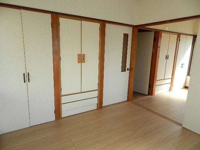 登別市新生町2丁目16-11戸建の内装