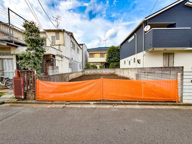 ＜LIBERi リーベリー＞練馬区春日町2丁目　南道路×整形地　建築条件付き売地