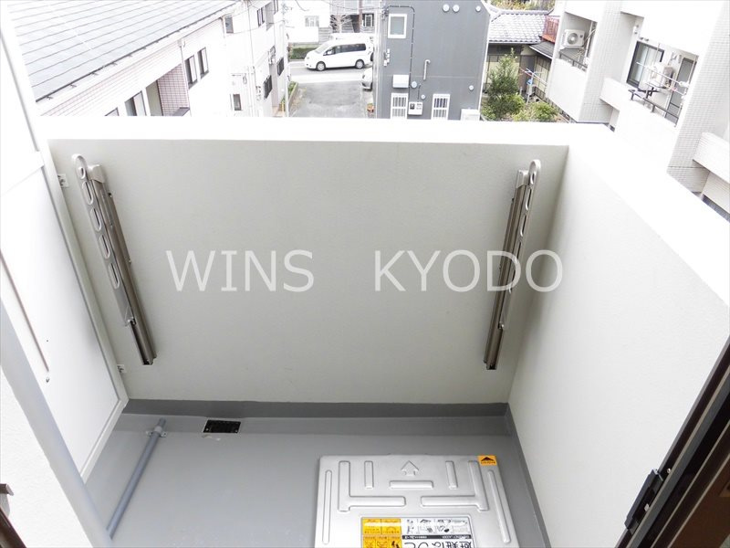 世田谷区経堂３丁目の賃貸マンションのバルコニー