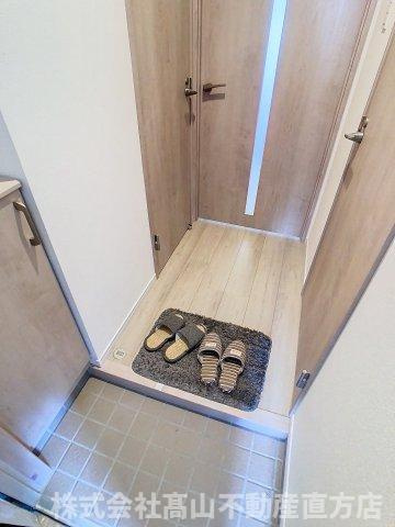 直方市大字感田の賃貸マンションの玄関
