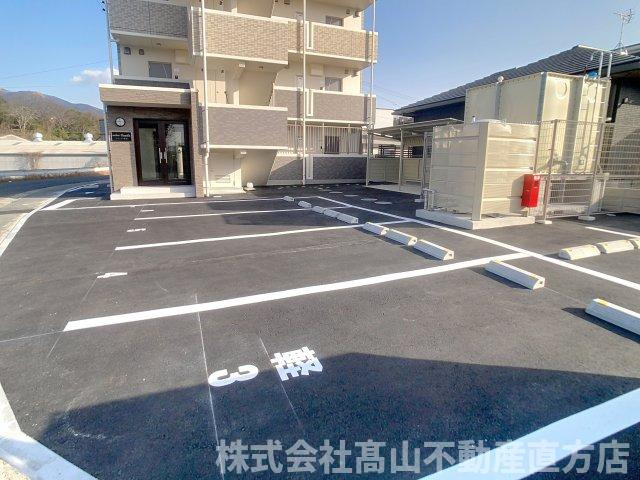 クルール感田の駐車場
