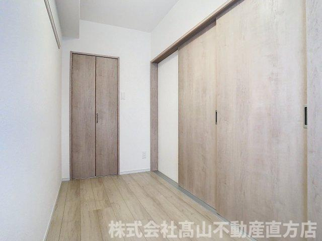 直方市大字感田の賃貸マンションの洋室