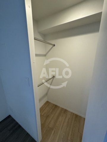 アーバネックス梅田中崎町Ⅱ　扇町小学校区の収納|アーバネックス梅田中崎町II　ウォークインクローゼット