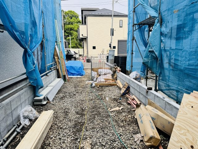 八王子市　石川町　新築一戸建て　７期の駐車場|～前面6ｍ道路につき駐車しやすいです～