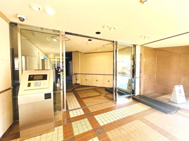 イーストパークス大島　サザンスクエア　１２階　角部屋　リフォーム済のエントランス
