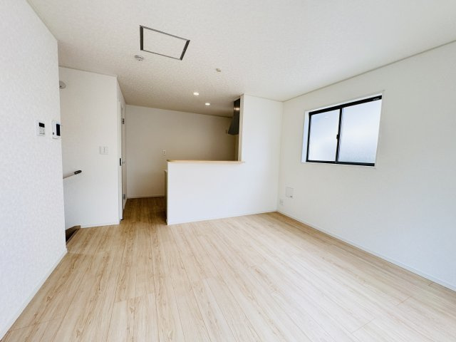 三郷市谷中新築戸建の居間・リビング|12.5帖リビングダイニングキッチン