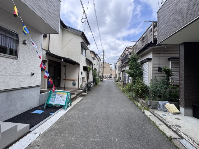 三郷市谷中新築戸建の前面道路含む現地写真|北側前面道路