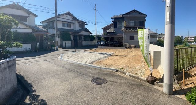 貝塚市澤　新築戸建の前面道路含む現地写真