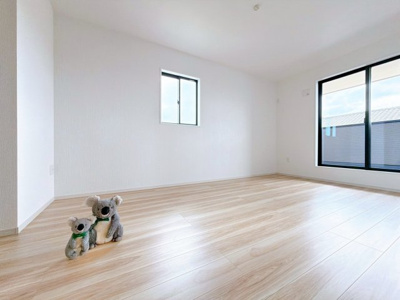 【洋室】 | 藤岡市岡之郷　新築住宅 | さまざまにカスタマイズしていただけるシンプルなデザインの内装。ご自身で素敵な空間を創り上げられます。