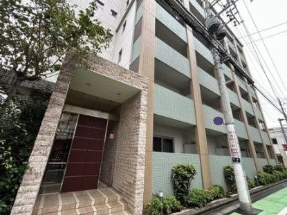 ルミエール岸町のエントランス
