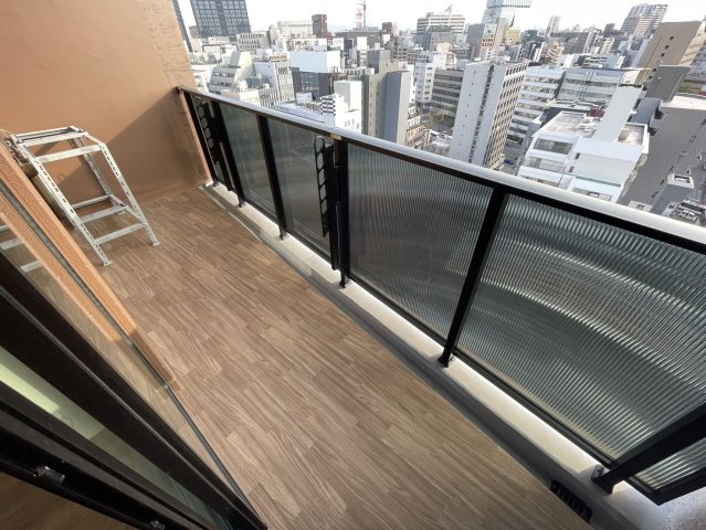 レーベン福岡天神ONETOWER　舞鶴小学校区のバルコニー