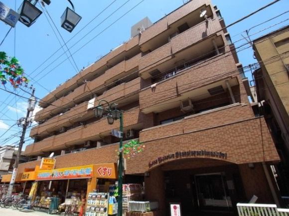 ライオンズマンションお花茶屋駅前通りの外観