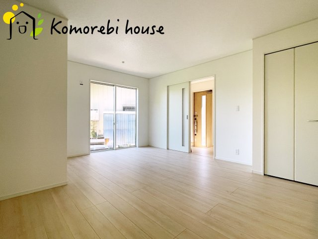 さいたま市見沼区南中丸　第28　新築一戸建て　クレイドルガーデン　01の居間・リビング|居間です