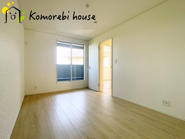 さいたま市見沼区南中丸　第28　新築一戸建て　クレイドルガーデン　01の寝室|開放的な寝室です