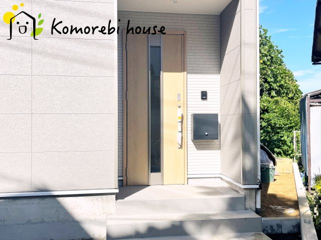 さいたま市見沼区南中丸　第28　新築一戸建て　クレイドルガーデン　01の玄関|落ち着いた玄関です