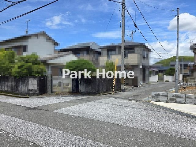 高知市介良 -建築条件付き-売土地の前面道路含む現地写真
