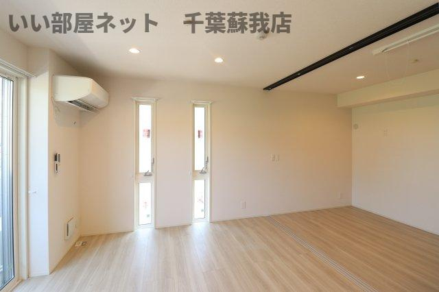 D-ROOM君塚ⅠBの居間・リビング|こちらのリビングで趣味の時間をお楽しみください