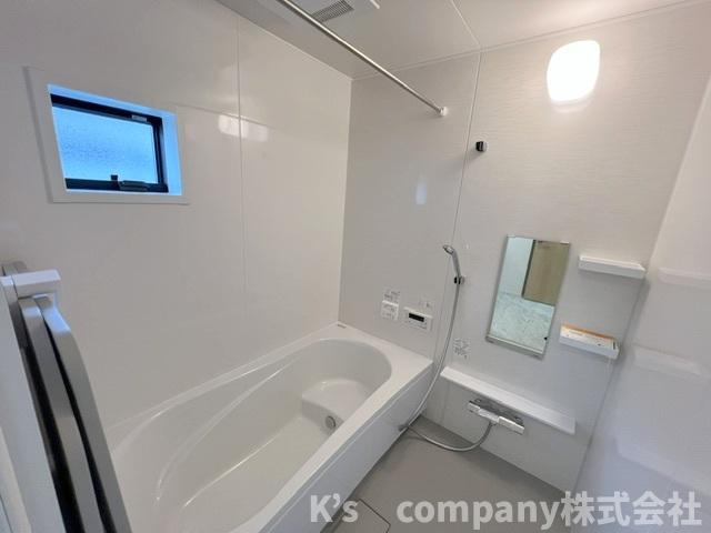 藤沢市辻堂太平台2丁目　新築戸建　1号棟の浴室|白を基調とした清潔感のある浴室スペース◇