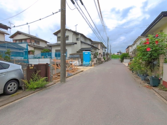 牛久市南7丁目　新築戸建の前面道路含む現地写真