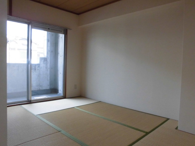 エレガンス穂積５号館の寝室