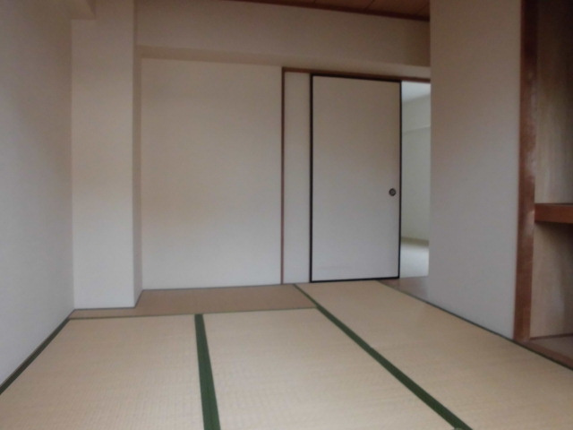 エレガンス穂積５号館の寝室