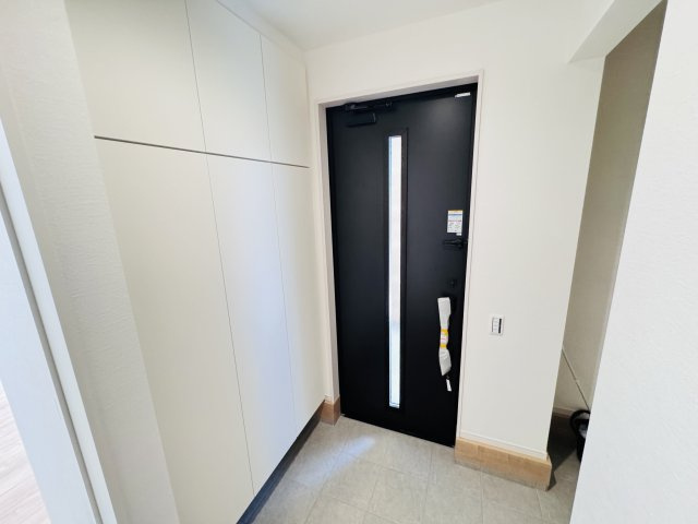 松戸市八ヶ崎３丁目新築戸建【八ヶ崎第二小学校:9分】の玄関|玄関ホール・シューズボックス