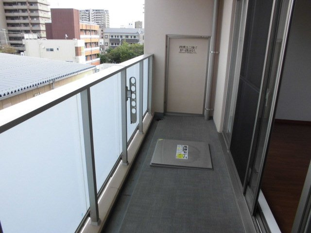 エレメンタリープレイスのバルコニー