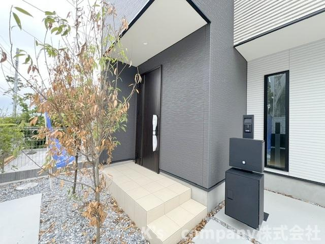 藤沢市辻堂太平台2丁目　新築戸建　3号棟の玄関|外玄関周辺スペース◇