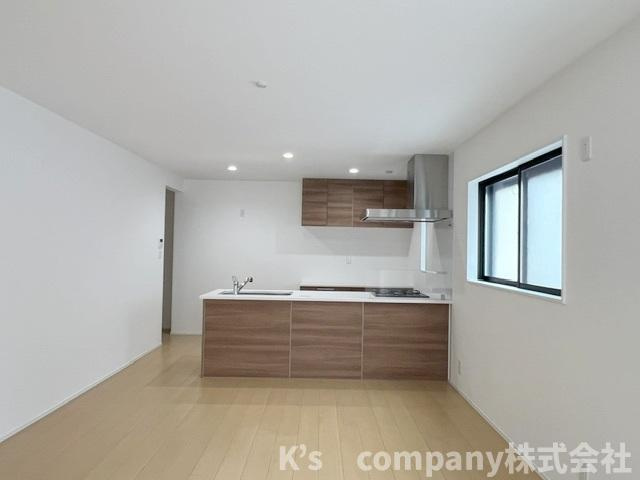 藤沢市辻堂太平台2丁目　新築戸建　3号棟のキッチン|自然とご家族が集まり、会話を楽しみながらお料理ができます☆
